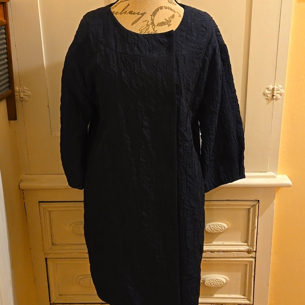 Apostrophe navy crinkled satiny dress coat Sz M